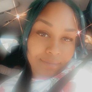 Meet your Posher, Jamira